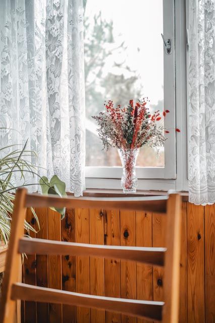Blumen auf der Fensterbank